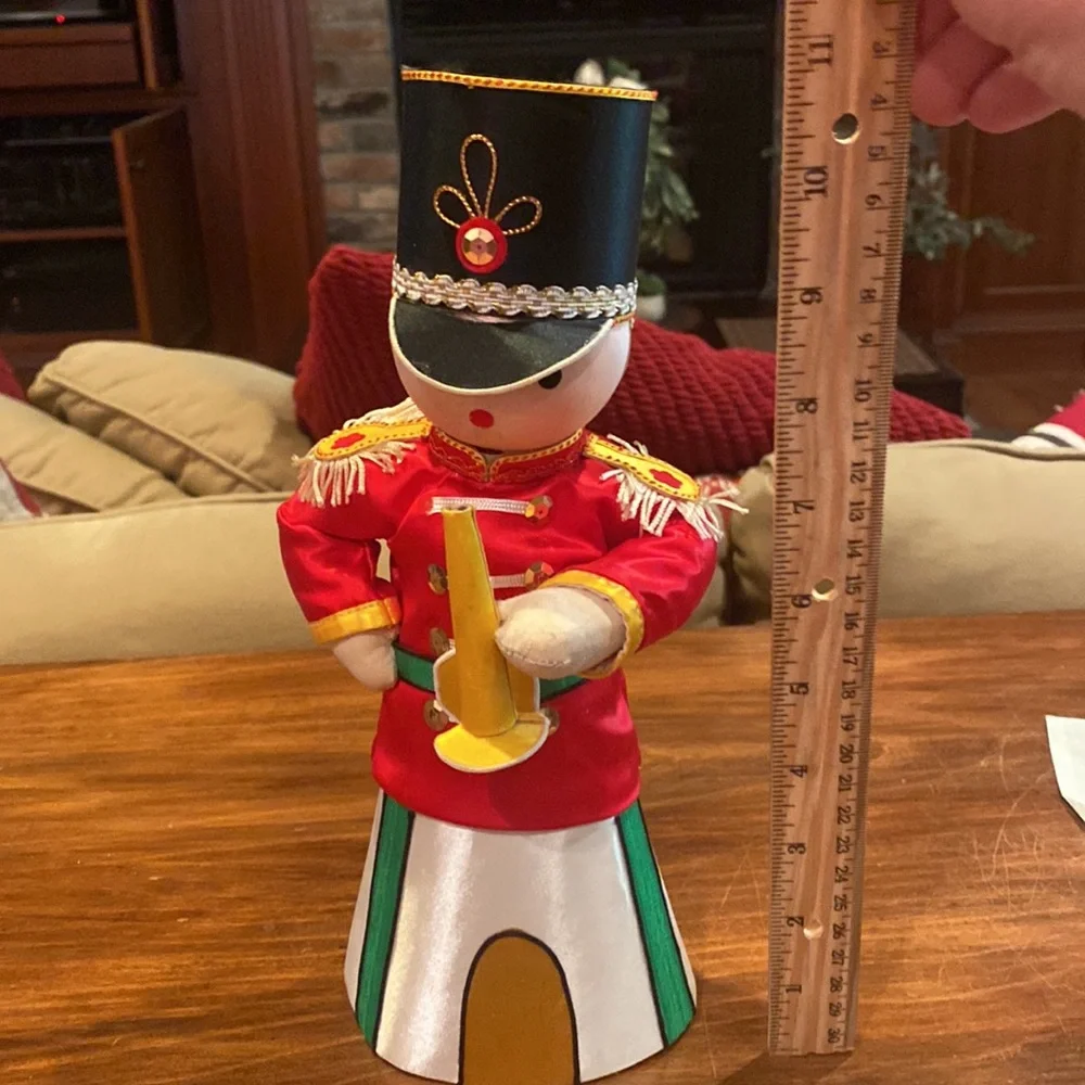 Vintage Emporium Capwell Christmas Soldier